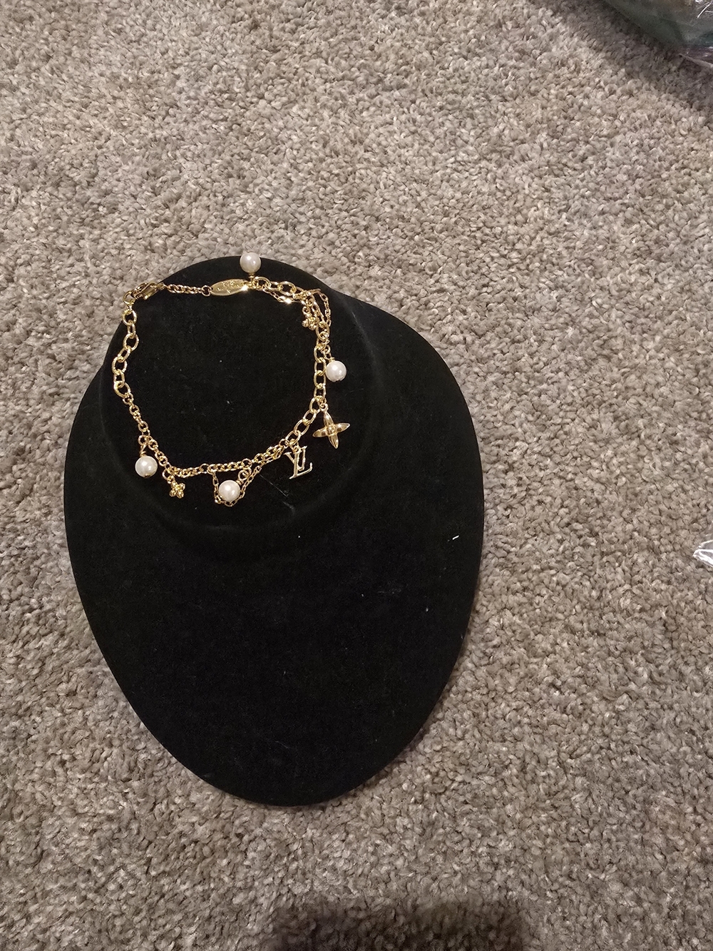 18kgp LVGold-tone Pearl Charm Bracelet
